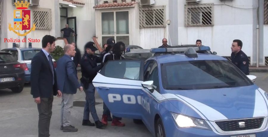 Sequestra e violenta inglese conosciuta su Fb, arrestato 37enne 53 arresto violenza sessuale