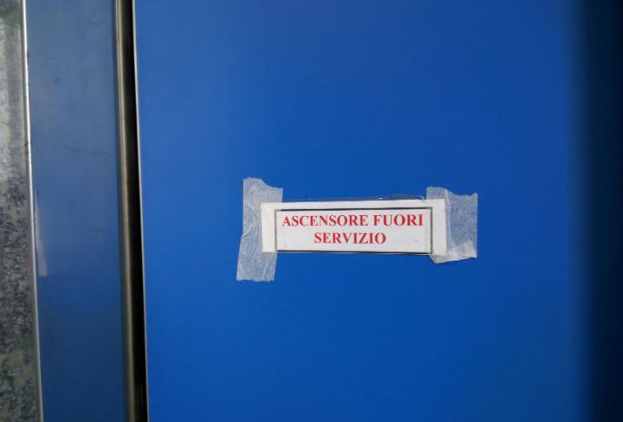 ascensore guasto