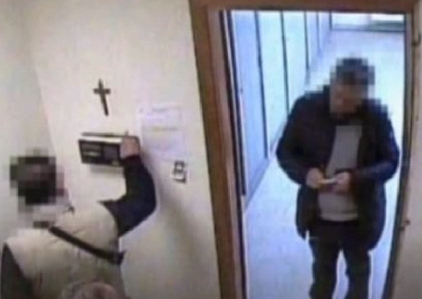 Timbra il cartellino e scappa, 41 dipendenti della Regione Calabria a processo (I NOMI) 51 assenteismo