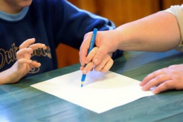 Da domani a Cosenza arrivano gli assistenti degli scolari con disabilità 51 assistenza scuole