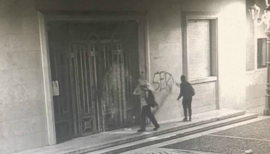 atto vandalico comune crotone