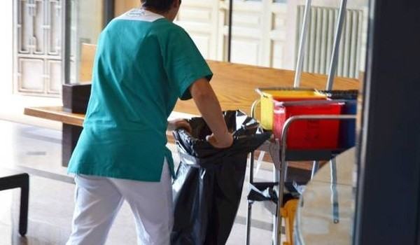 Sanità cosentina: trecento lavoratori ausiliari 'licenziati' 51 ausiliari asl sudlavoro 600x350 1
