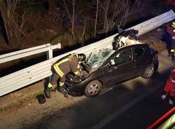 Incidente sull'A3 in provincia di Cosenza, muore giovane madre 51 auto contro il guard rail ferito 41enne