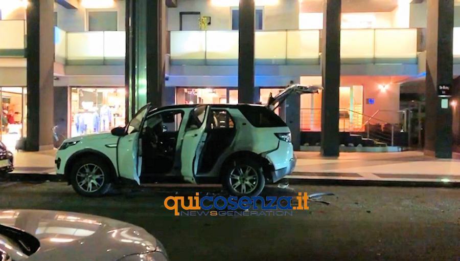auto esplosa Rende
