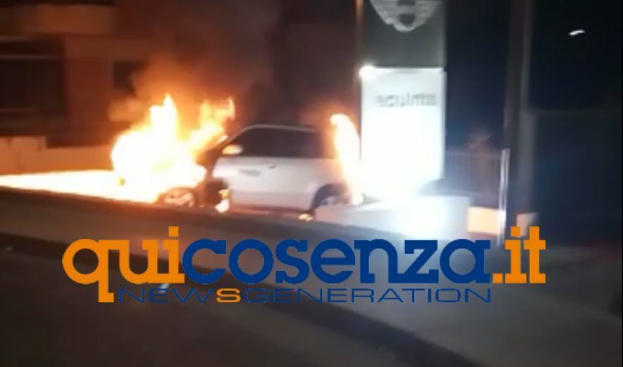 auto fiamme castrovillari