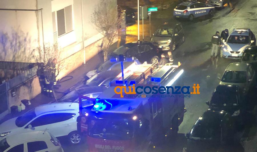 auto fiamme cosenza 01