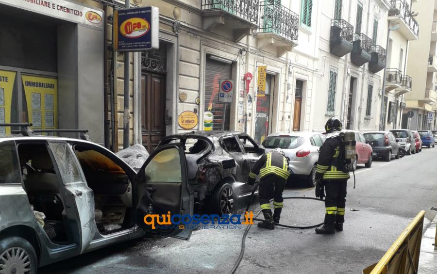 auto fiamme reggio calabria vigili fuoco 05