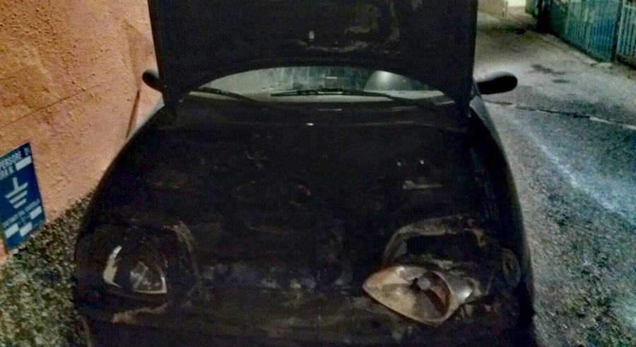 auto incendiata ex assessore