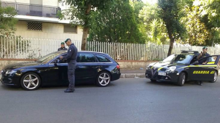 auto lusso guardia finanza 01