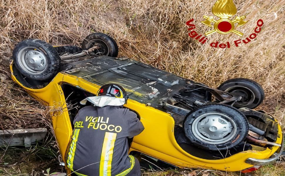 Tragico incidente ad Oriolo: auto si ribalta, morto il conducente 51 auto ribalta oriolo morto conducente 1