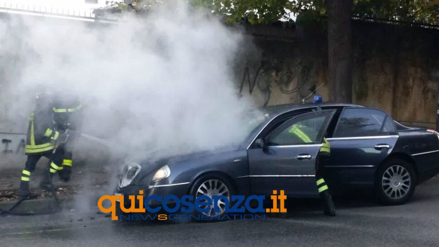 auto scorta polizia incendio vigili fuoco 01