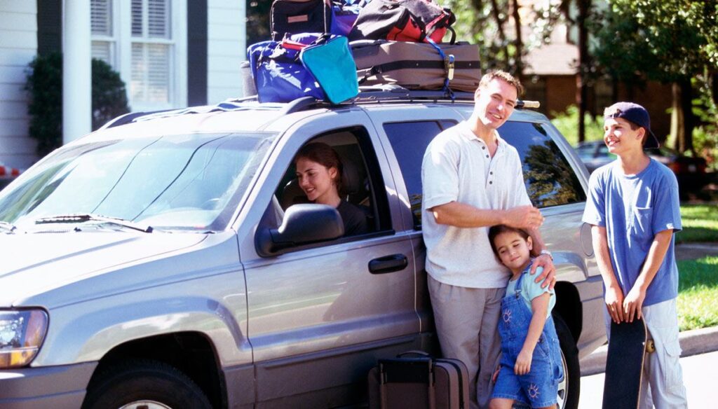Estate 2026: La Calabria è la terza regione preferita dagli italiani per le vacanze di agosto 57 auto vacanze famiglia viaggio cover 1217 1