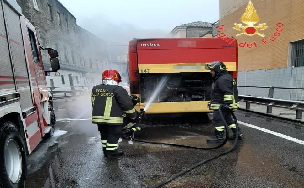 autobus fiamme 1