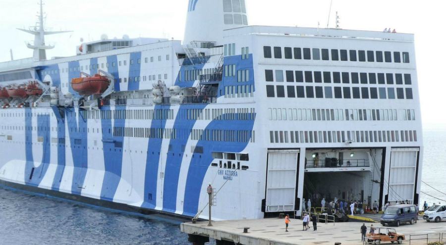 Coronavirus, prosegue trasferimento migranti positivi dei CAS di Amantea e Rende 51 azzurra nave ad augusta quarantena