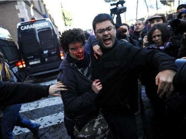Università: Francesco Caruso il docente 'no global' prenderà servizio. Polizia annuncia il 'benvenuto' 77 b0cce433046d48b2508e9c845fc82e06