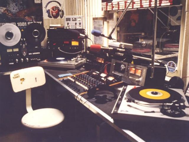 Docu-fiction sulla prima radio libera calabrese 51 b1b56f8365d3debf53e63a540a47571d