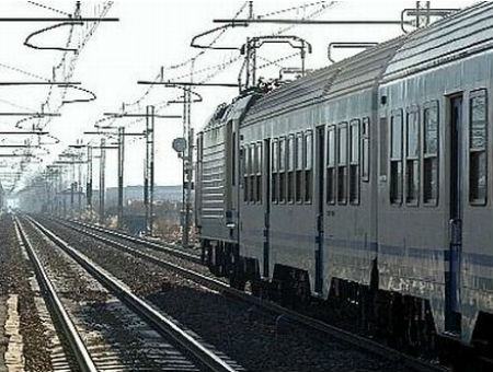 Ignoti lanciano pietre contro un treno, ferita passeggera 71 b33d6a0121e221f060fae41236b93074