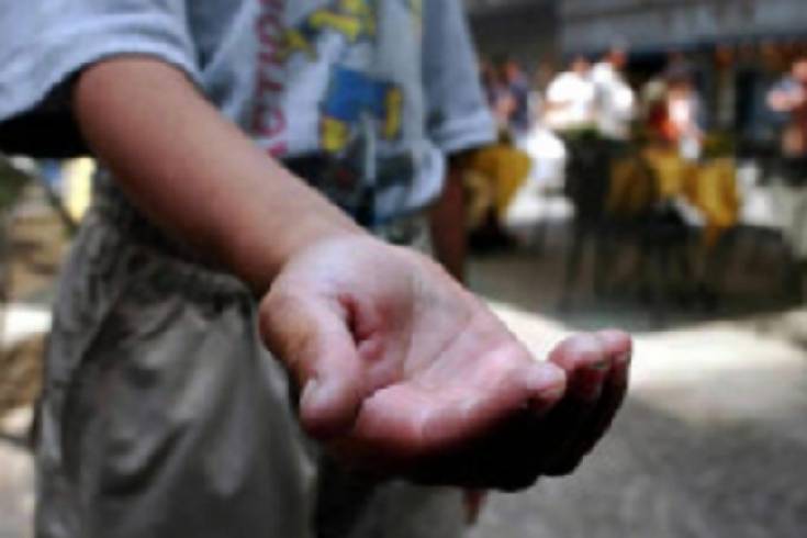 A Cosenza manca il latte per i bimbi, Corbelli dona il suo 'stipendio' 51 bambini-poveri