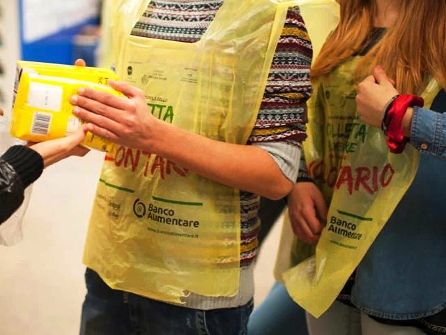 Solidarietà: domani anche a Cosenza la Giornata della Colletta Alimentare giunta alla 19^ edizione (AUDIO INTERVISTA) 74 banco_alimentare