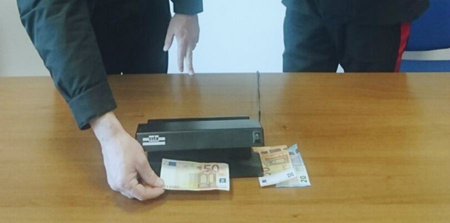 Soldi falsi pronti all'uso, arrestato trentenne. Denunciata la sorella 53 banconote corigliano