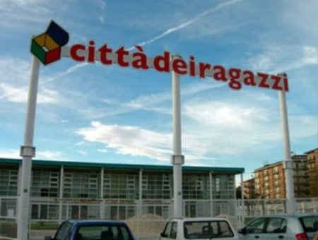 Città dei Ragazzi: piovono migliaia di euro su via Panebianco 77 bfbbc25783cb7f05cc68fd2b70fb8ddc