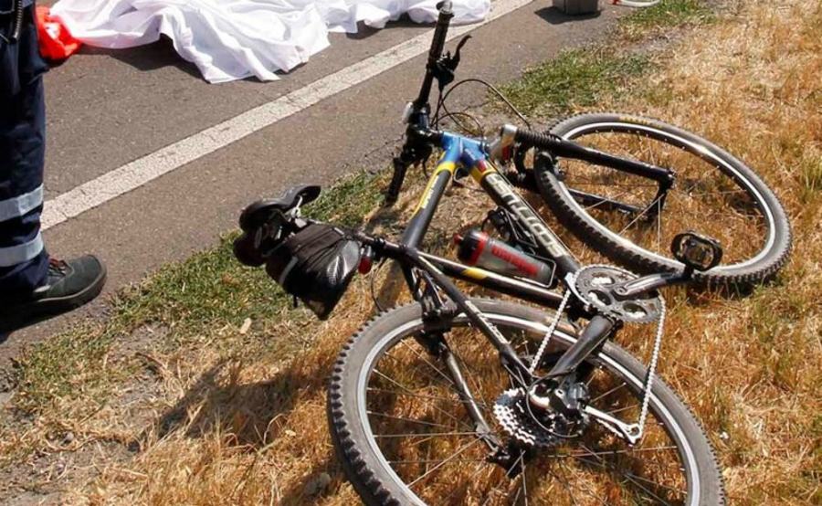 Scontro mortale moto-bici, la vittima è un turista 51 bici incidente mortale 2