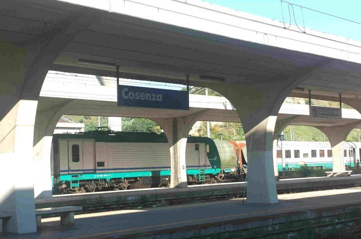 binari stazione di cosenza