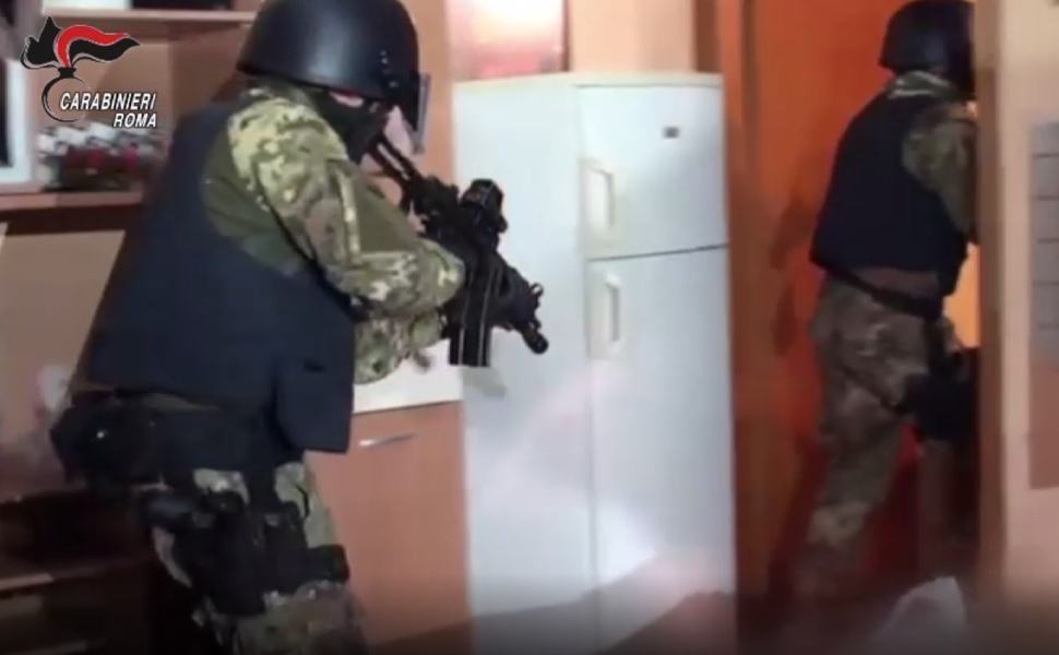 blitz carabinieri roma
