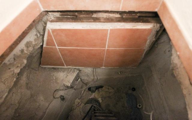 Scoperto in casa di un detenuto bunker nascosto sotto una 'botola elettrica' 51 bunker rosarno bellocco
