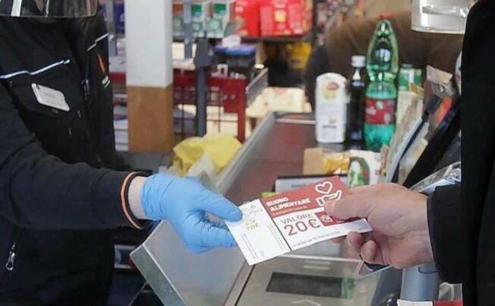 Mendicino, a Pasqua buoni sociali per le famiglie bisognose 51 buoni spesa covid 2