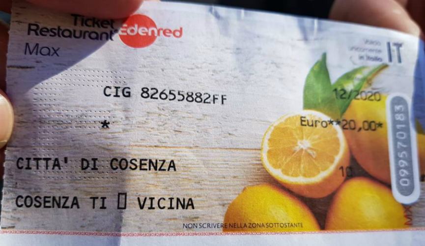 Buoni spesa, accolte altre 321 domande di famiglie in difficoltà 51 buoni spesa cs 1