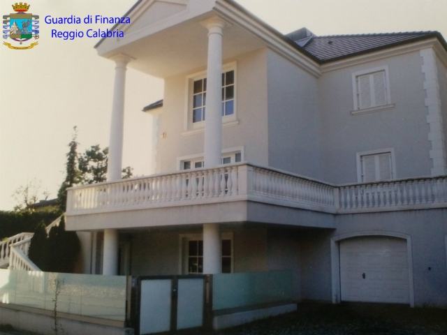 c413fe87a9f9a4449313c7d4bfd80184