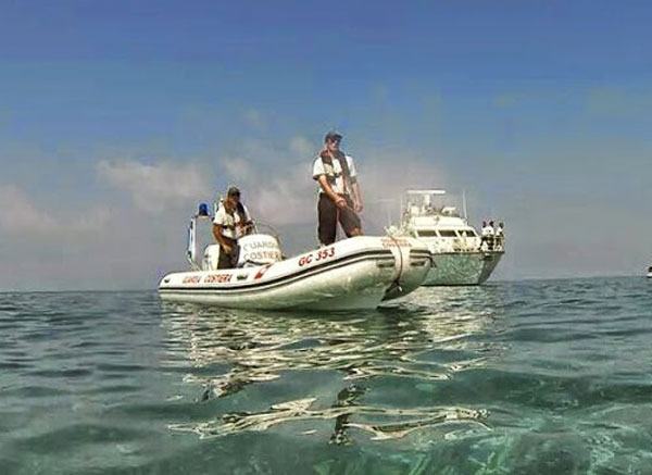 Pescatore avvista un cadavere vicino la propria imbarcazione, si tratta di una donna 205 cadavere donna mare