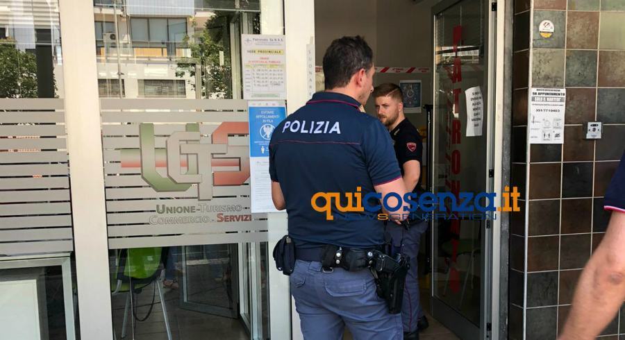 Aggressione questa mattina al CAF di viale Mancini, interviene la Polizia 53 caf polizia viale mancini intervento 2