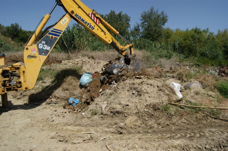 Denunciato il sindaco di Calopezzati, scoperti rifiuti coperti dal terreno 209 calopezzati2