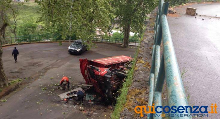 camion discesa tredici canali