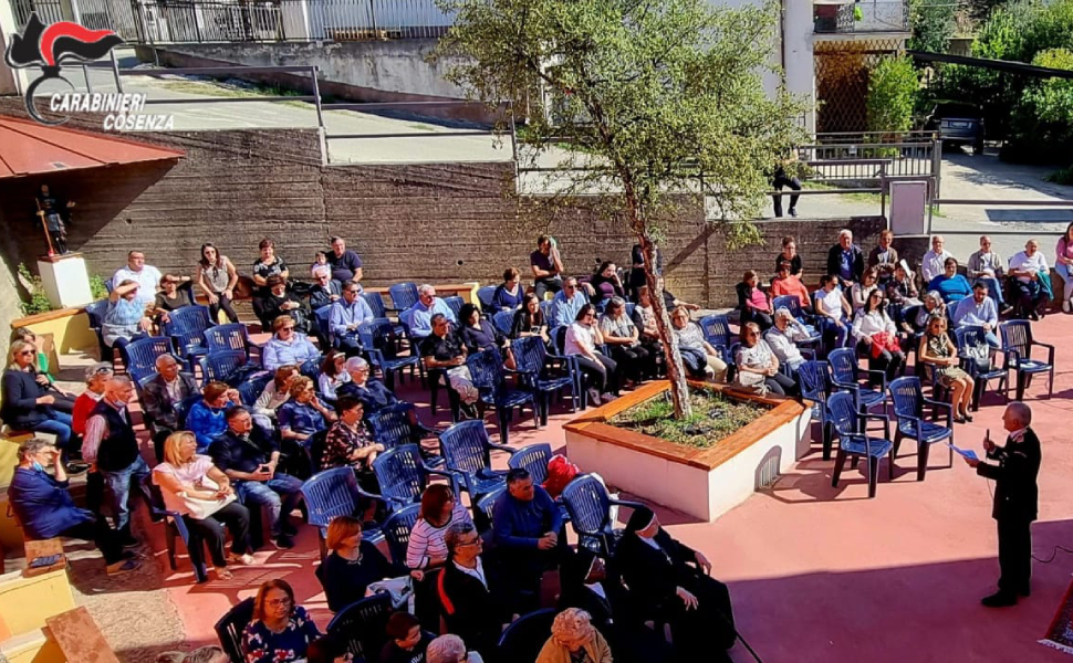 campagna truffe anziani carabinieri cosenza 01