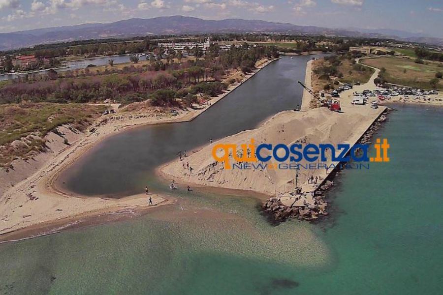 Canale Stombi: AssoLaghi pronta ad operare con la benna dragante 56 canale stombi laghi sibari 01 1 1