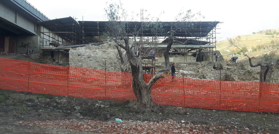 Cantiere in area archeologica: operai senza bagni e protezioni e alcuni "in nero" 55 cantiere archeologico oriolo 01