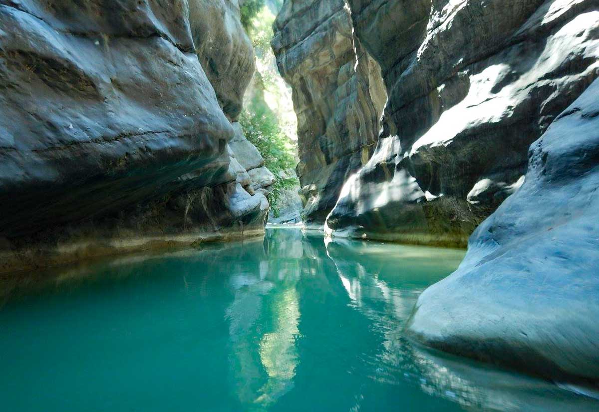 Al mare o in montagna, ecco quanto costa trascorrere le vacanze a fine agosto in provincia di Cosenza 62 canyon gole raganello