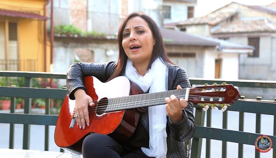canzone contro la polizia 1