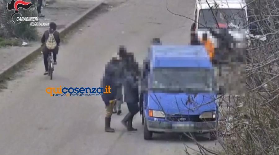 caporali migranti rc arresti 01