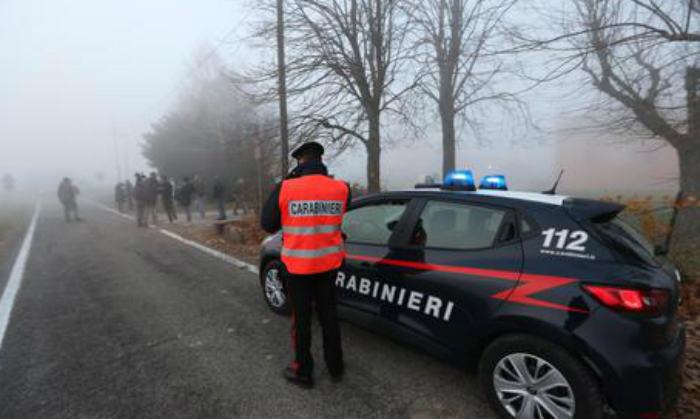 Imprenditore 40enne alla guida dell'auto raggiunto da alcuni colpi di pistola 51 carabinieri 54