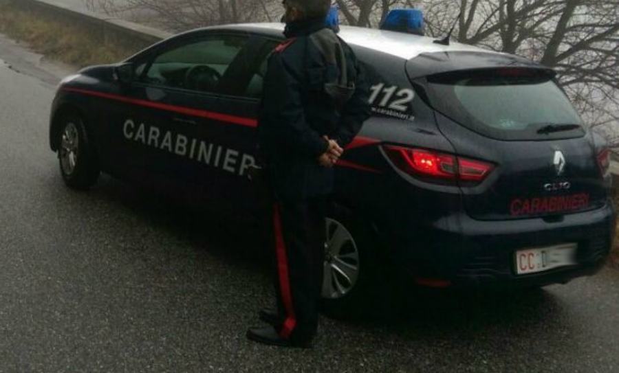 Droga in casa, arrestato un ragazzo di 18 anni 51 carabinieri Crotone 2
