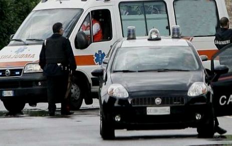 Cadavere di un uomo trovato a Corigliano, morte accidentale 77 carabinieri ambulanza
