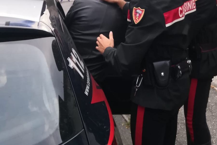 Evade dai domiciliari, arrestato 40enne a Scalea 62 carabinieri arresto 17