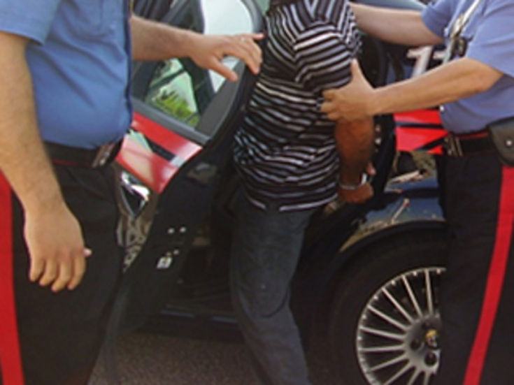 40enne arrestato nel cosentino per possesso di droga e armi 51 carabinieri arresto2 1