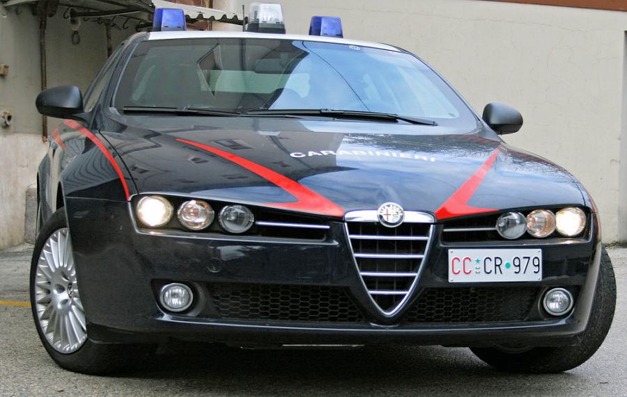 carabinieri auto 18