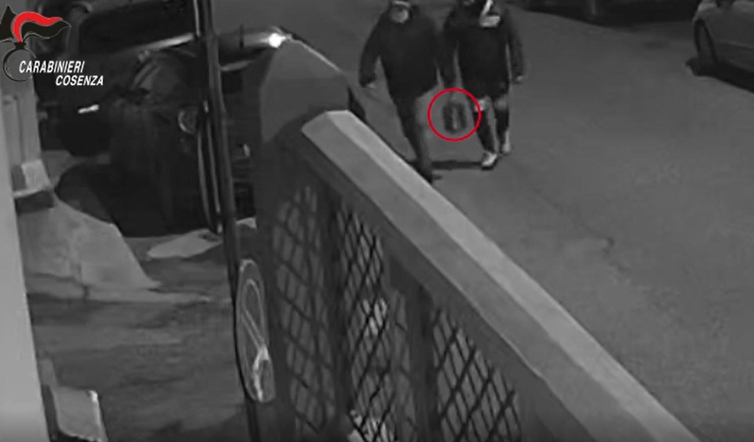 carabinieri auto fiamme cassano