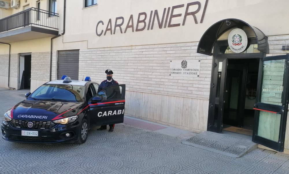 Rapinano e feriscono un connazionale, arrestati 3 marocchini a Corigliano 51 carabinieri corigliano 2 2